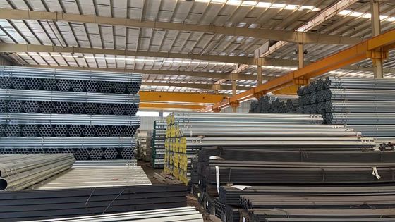 Tubos de acero inoxidable sin costura laminados a caliente de longitud personalizada con extremos roscados