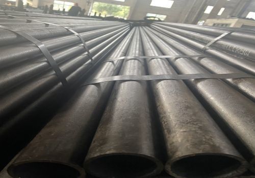 0.2-100mm Tubos de acero sin costura para tratamientos de superficie de flexión disponibles