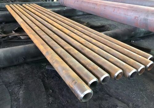 0.2-100mm Tubos de acero sin costura para tratamientos de superficie de flexión disponibles