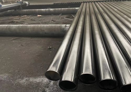 0.2-100mm Tubos de acero sin costura para tratamientos de superficie de flexión disponibles
