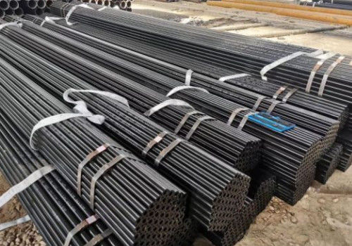 DIN 17175 Tubo de acero galvanizado pintado en negro Tubo sin costuras para el proceso de perforado