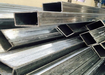 Tubo de acero inoxidable de 3000 mm de longitud en forma de rectángulo
