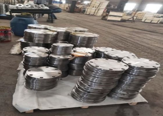 Requisito de conexión de la superficie de pintura negra de la brida ciega de acero deslizante para bridas