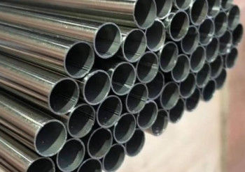 Tubo de línea de acero de aleación resistente a altas temperaturas para aplicaciones de alta presión