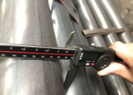 Tubo de acero al carbono soldado de superficie desnuda para un rendimiento óptimo en forma rectangular