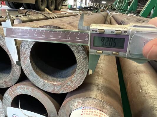 Tubos de acero para intercambiadores de calor tirados en frío con espesor de pared de 0,7 mm-30 mm y forma redonda para transferencia de calor industrial